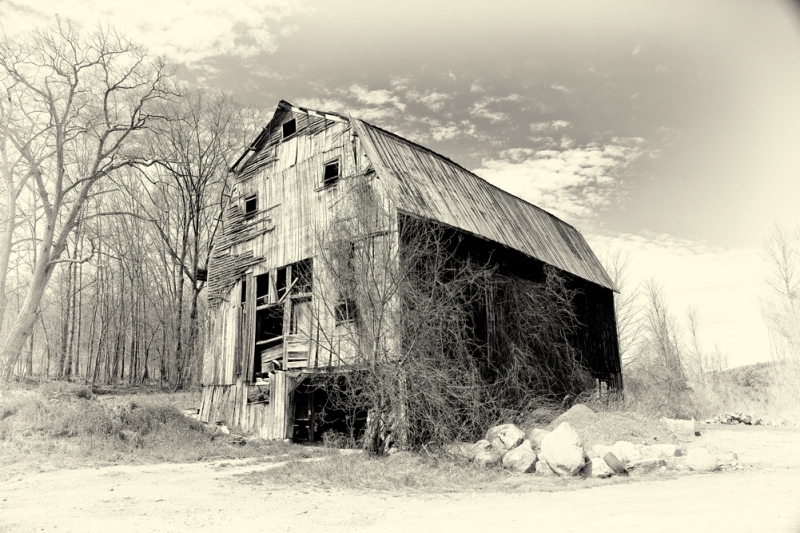 reservoir-hill-barn-oblique